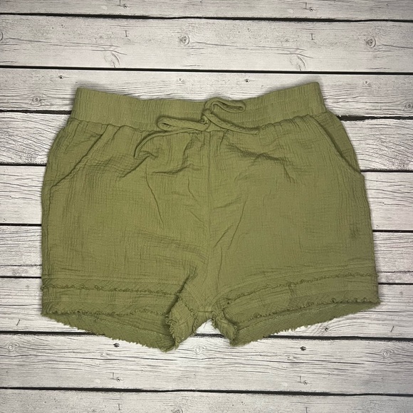 Umgee Green Shorts - Picture 1 of 2